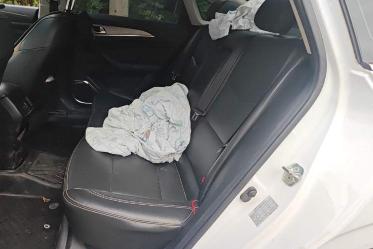 Used CHANGAN Eado 2018 1.6L GDI Automatic Fashion Edition Left Rear Seat
