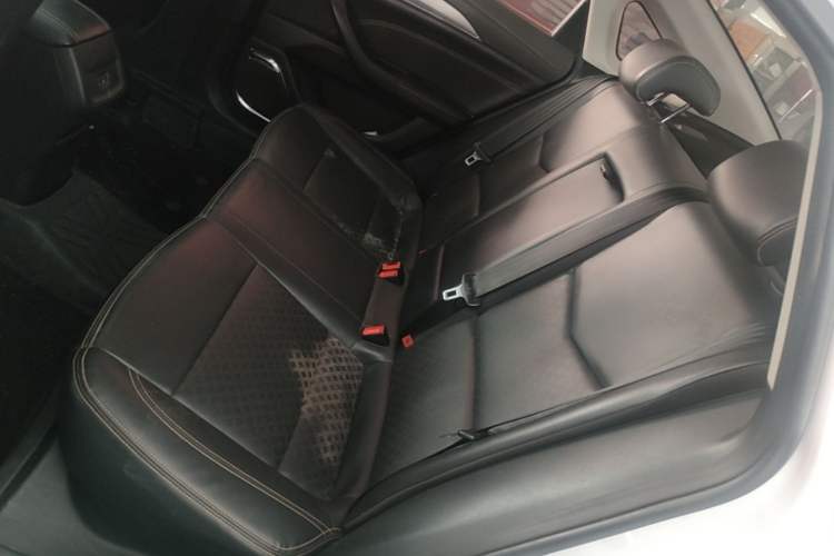 Used CHANGAN Eado 2018 High-Energy Edition 1.6L GDI Manual Pioneer Model China V Standard Left Rear Seat