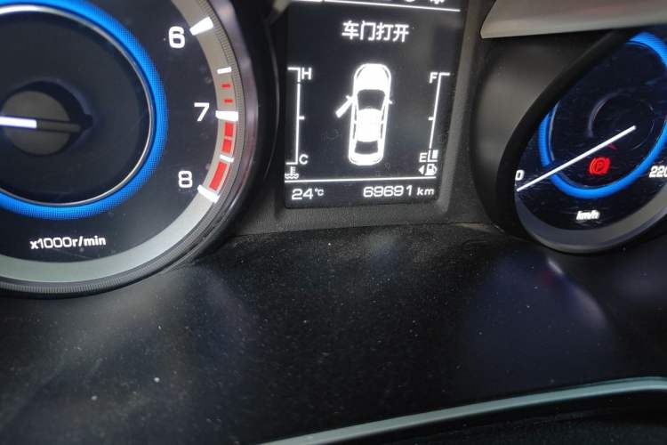 Used CHANGAN Eado 2018 1.6L GDI Manual Trendy Model China V Standard Odometer Close Up