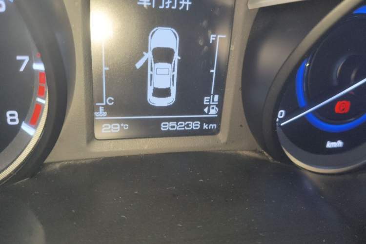 Used CHANGAN Eado 2018 1.6L GDI Automatic Prestige Model Odometer Close Up