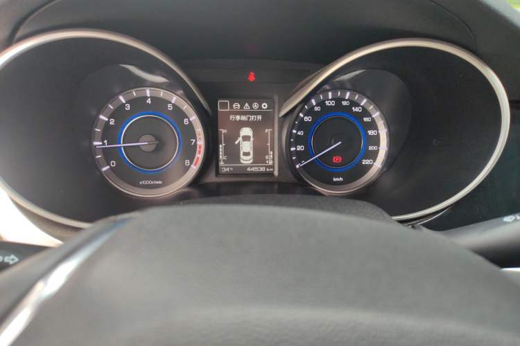 Used CHANGAN Eado 2018 1.6L GDI Manual Fashion Edition Odometer Close Up