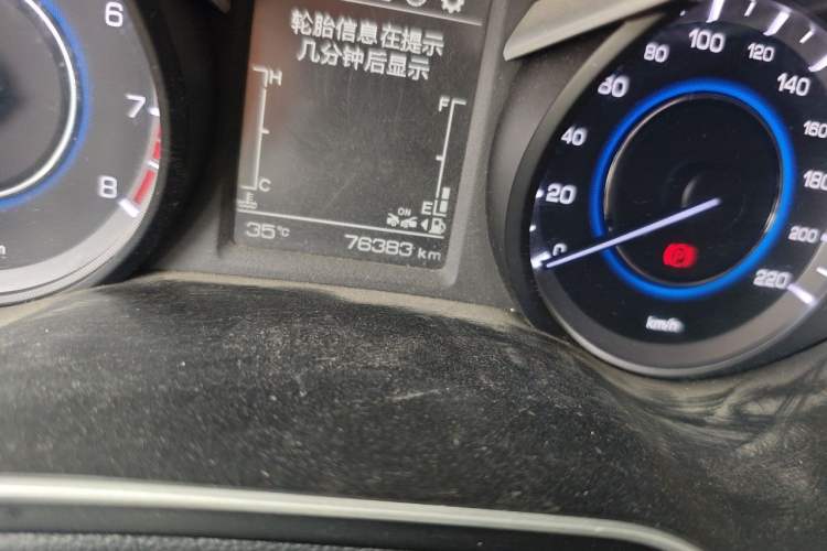 Used CHANGAN Eado 2018 1.6L GDI Automatic Prestige Model Odometer Close Up