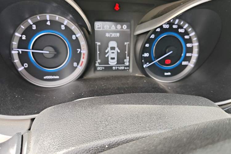 Used CHANGAN Eado 2018 1.6L GDI Automatic LingShang Model Odometer Close Up
