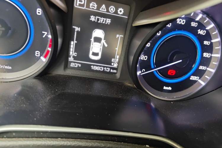Used CHANGAN Eado 2018 High-Energy Edition 1.6L GDI Automatic Pioneer Model China V Standard Odometer Close Up
