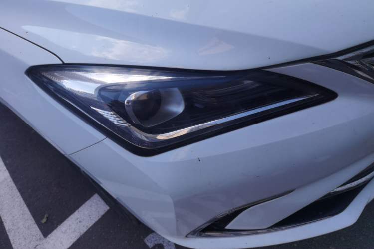 Used CHANGAN Eado 2018 1.6L GDI Manual Fashion Edition Right Front Headlight