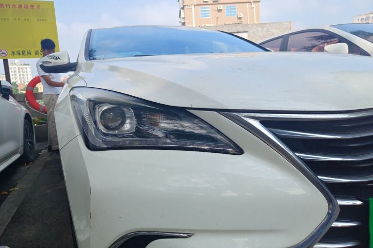 Used CHANGAN Eado 2018 1.6L GDI Automatic LingShang Model Right Front Headlight
