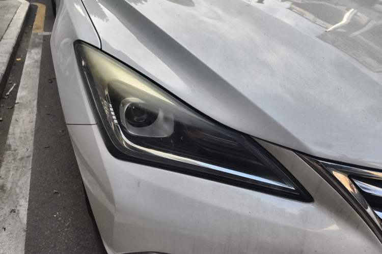 Used CHANGAN Eado 2018 High-Energy Edition 1.6L GDI Automatic Pioneer Model China V Standard Right Front Headlight
