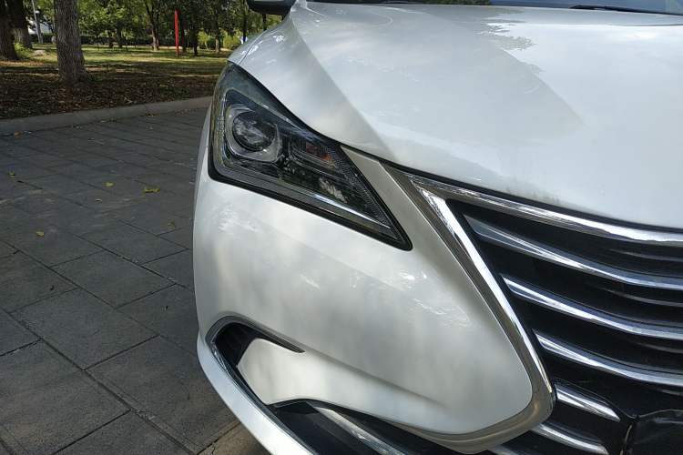 Used CHANGAN Eado 2018 High-Energy Edition 1.6L GDI Automatic Pioneer Model China V Standard Right Front Headlight