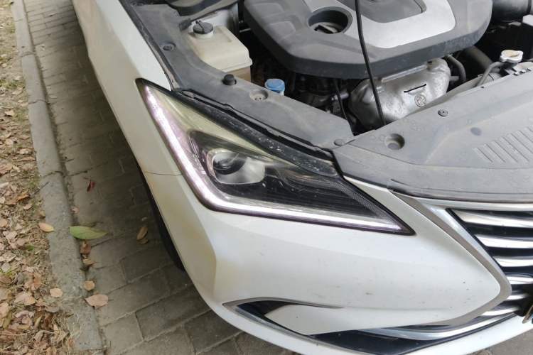 Used CHANGAN Eado 2018 1.6L GDI Automatic Fashion Edition Right Front Headlight