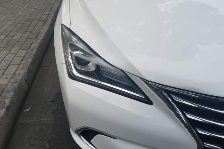 Used CHANGAN Eado 2018 High-Energy Edition 1.6L GDI Automatic Pioneer Model China V Standard Right Front Headlight