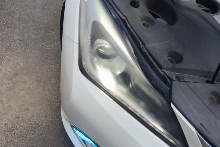 Used CHANGAN Eado 2018 High-Energy Edition 1.6L GDI Automatic Lingfeng Model China V Standard Right Front Headlight