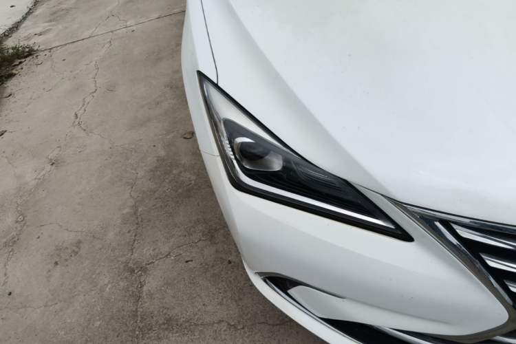 Used CHANGAN Eado 2018 High-Energy Edition 1.6L GDI Automatic Pioneer Model China V Standard Right Front Headlight