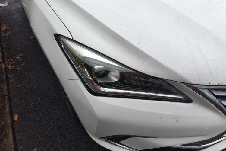 Used CHANGAN Eado 2018 1.6L GDI Automatic Fashion Edition Right Front Headlight
