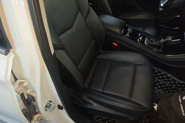 Used CHANGAN Eado 2018 High-Energy Edition 1.6L GDI Automatic Pioneer Model China V Standard Right Front Seat