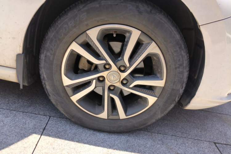 Used CHANGAN Eado 2018 High-Energy Edition 1.6L GDI Automatic Pioneer Model China V Standard Right Front Wheel Hub