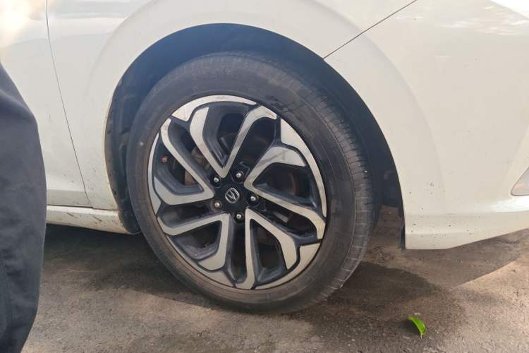 Used CHANGAN Eado 2018 1.6L GDI Automatic LingShang Model Right Front Wheel Hub
