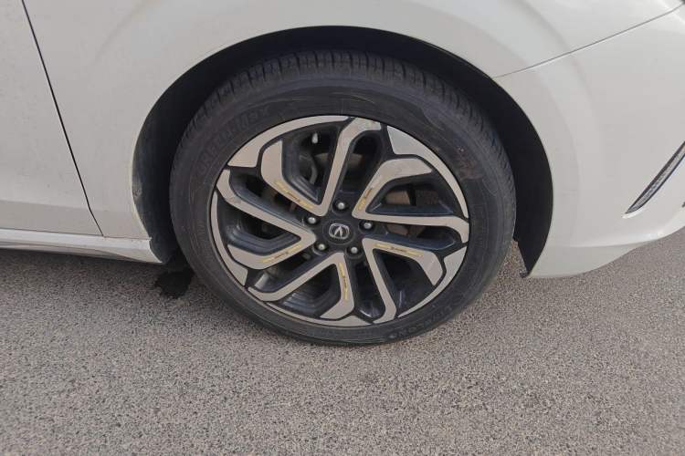 Used CHANGAN Eado 2018 1.6L GDI Manual Trendy Model China V Standard Right Front Wheel Hub