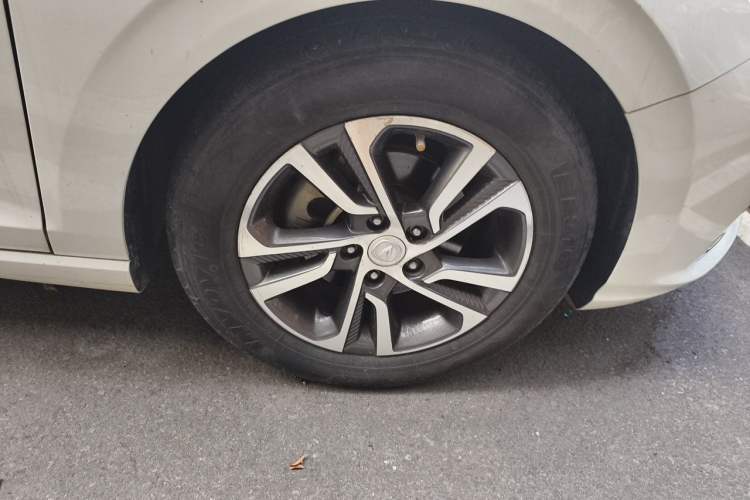 Used CHANGAN Eado 2018 High-Energy Edition 1.6L GDI Automatic Pioneer Model China V Standard Right Front Wheel Hub