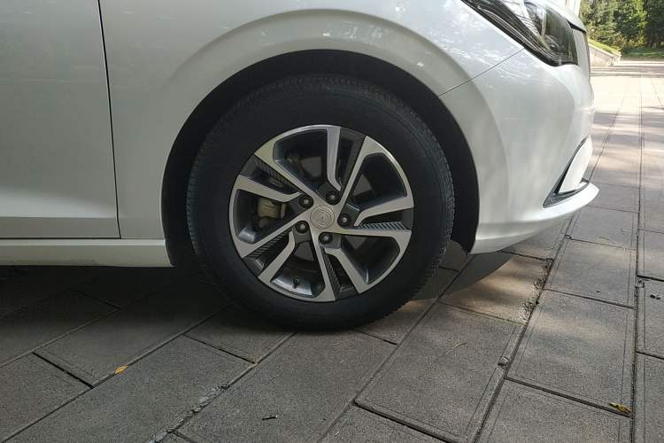 Used CHANGAN Eado 2018 High-Energy Edition 1.6L GDI Automatic Pioneer Model China V Standard Right Front Wheel Hub