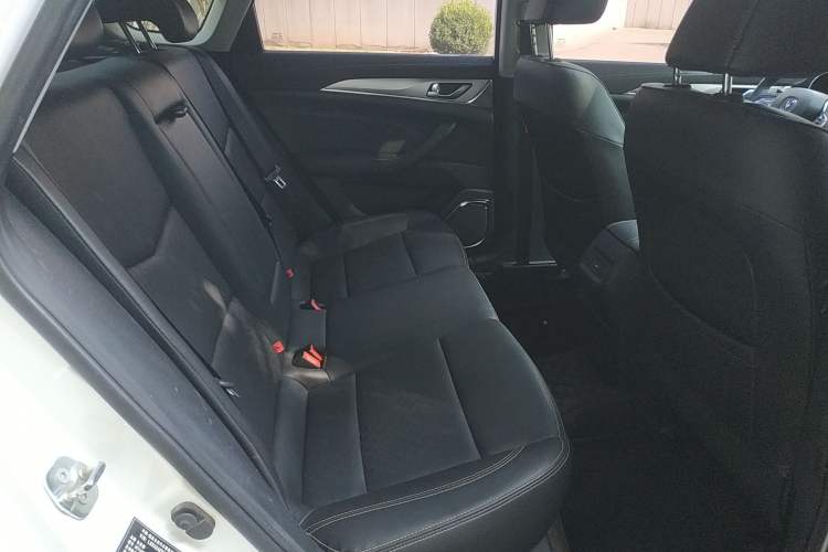 Used CHANGAN Eado 2018 High-Energy Edition 1.6L GDI Automatic Pioneer Model China V Standard Right Rear Seat