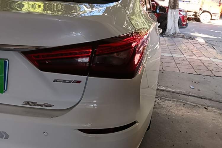 Used CHANGAN Eado 2018 High-Energy Edition 1.6L GDI Automatic Lingfeng Model China V Standard Right Rear Taillight