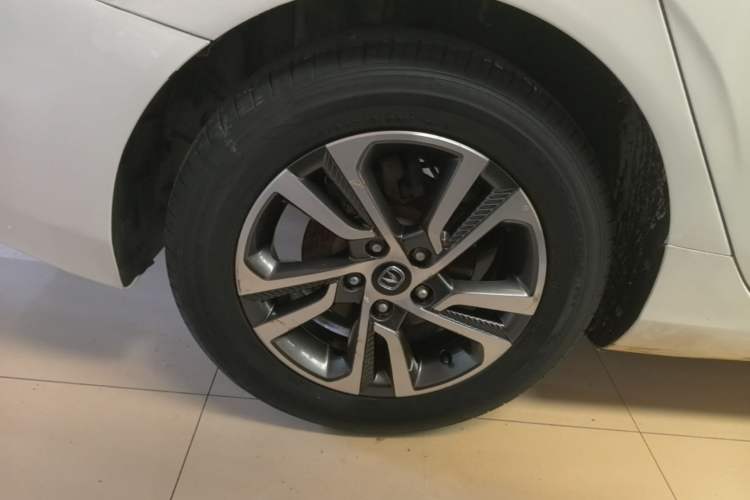 Used CHANGAN Eado 2018 1.6L GDI Manual Fashion Edition Right Rear Wheel Hub