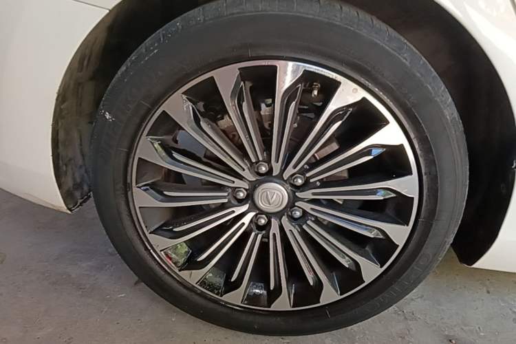 Used CHANGAN Eado 2018 High-Energy Edition 1.6L GDI Automatic Lingfeng Model China V Standard Right Rear Wheel Hub