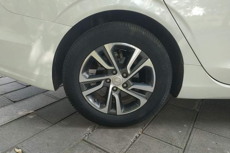Used CHANGAN Eado 2018 High-Energy Edition 1.6L GDI Automatic Pioneer Model China V Standard Right Rear Wheel Hub