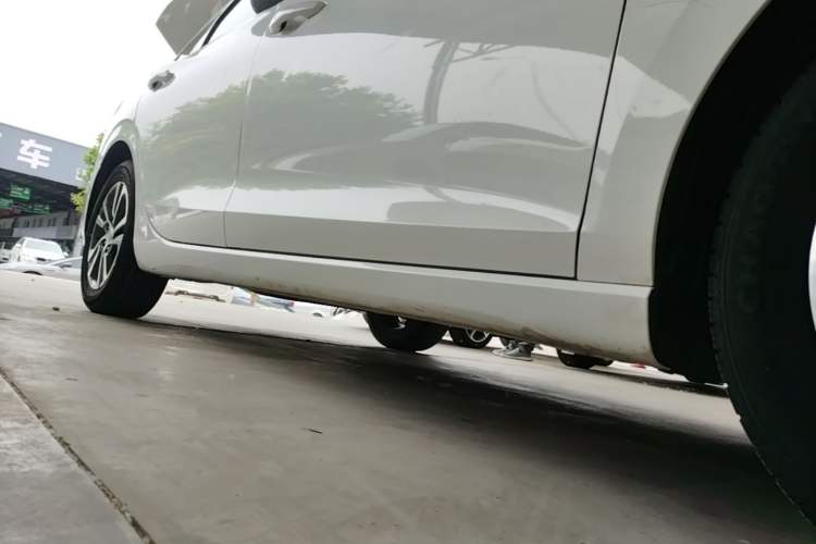 Used CHANGAN Eado 2018 High-Energy Edition 1.6L GDI Manual Pioneer Model China V Standard Right Side Sill
