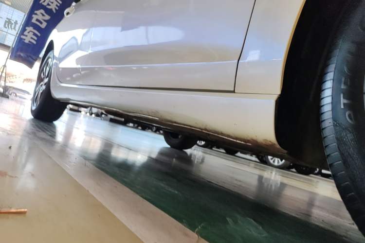 Used CHANGAN Eado 2018 High-Energy Edition 1.6L GDI Manual Pioneer Model China V Standard Right Side Sill