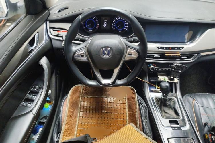 Used CHANGAN Eado 2018 High-Energy Edition 1.6L GDI Manual Pioneer Model China V Standard Steering Wheel