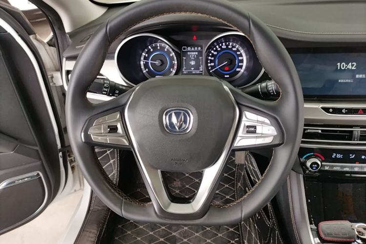 Used CHANGAN Eado 2018 High-Energy Edition 1.6L GDI Manual Pioneer Model China V Standard Steering Wheel
