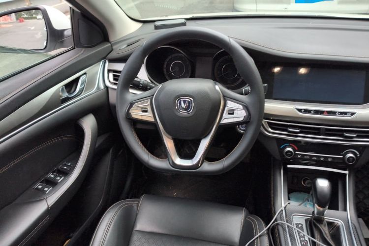 Used CHANGAN Eado 2018 High-Energy Edition 1.6L GDI Automatic Pioneer Model China V Standard Steering Wheel