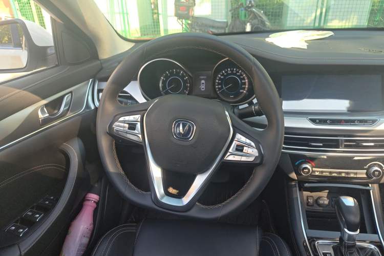 Used CHANGAN Eado 2018 High-Energy Edition 1.6L GDI Automatic Pioneer Model China V Standard Steering Wheel