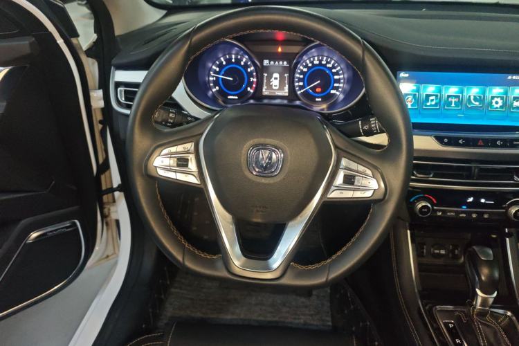 Used CHANGAN Eado 2018 High-Energy Edition 1.6L GDI Automatic Pioneer Model China V Standard Steering Wheel