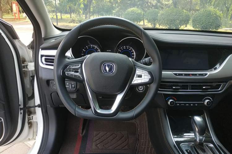Used CHANGAN Eado 2018 High-Energy Edition 1.6L GDI Automatic Pioneer Model China V Standard Steering Wheel