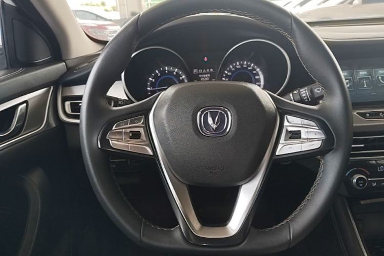 Used CHANGAN Eado 2018 High-Energy Edition 1.6L GDI Automatic Pioneer Model China V Standard Steering Wheel