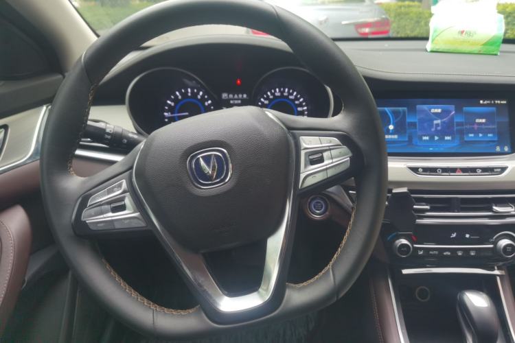 Used CHANGAN Eado 2018 High-Energy Edition 1.6L GDI Automatic Zhenfeng Model China V Standard Steering Wheel