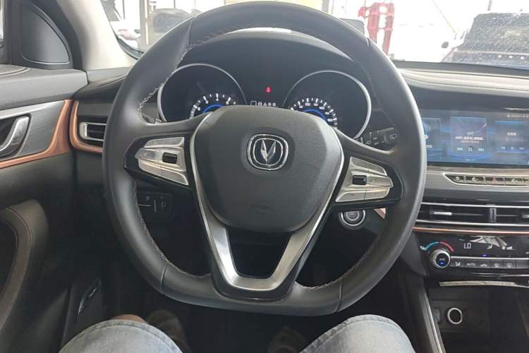 Used CHANGAN Eado 2018 1.6L GDI Manual Trendy Model China V Standard Steering Wheel