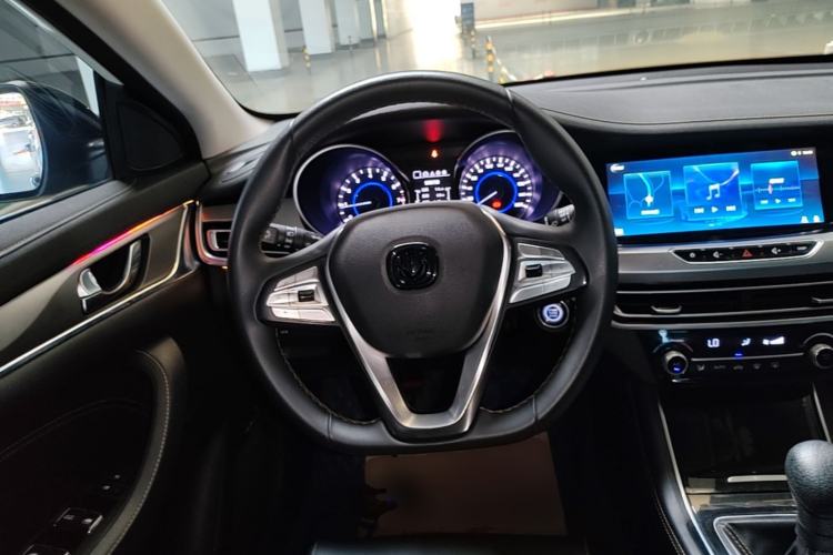 Used CHANGAN Eado 2018 High-Energy Edition 1.6L GDI Manual Pioneer Model China V Standard Steering Wheel