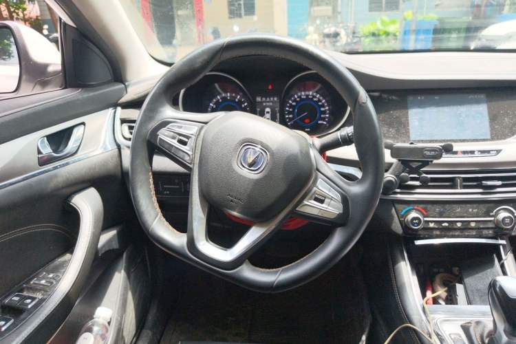 Used CHANGAN Eado 2018 1.6L GDI Automatic Fashion Edition Steering Wheel