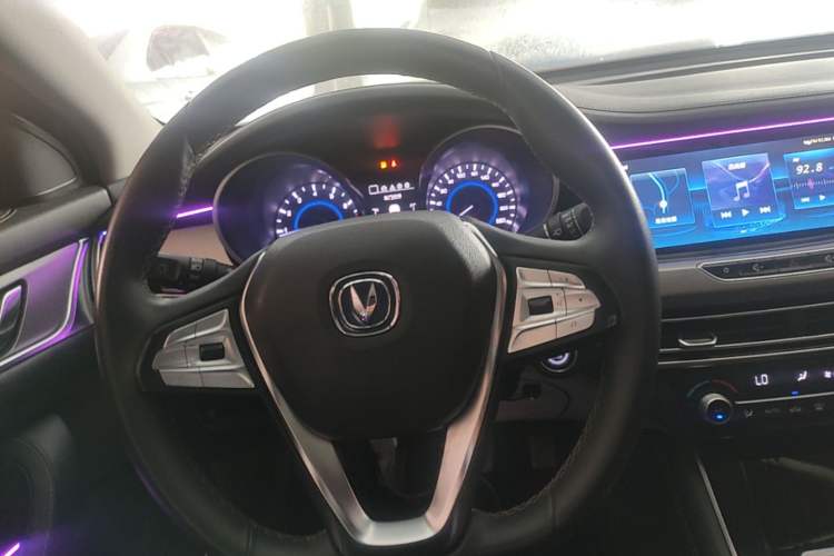 Used CHANGAN Eado 2018 High-Energy Edition 1.6L GDI Manual Pioneer Model China V Standard Steering Wheel