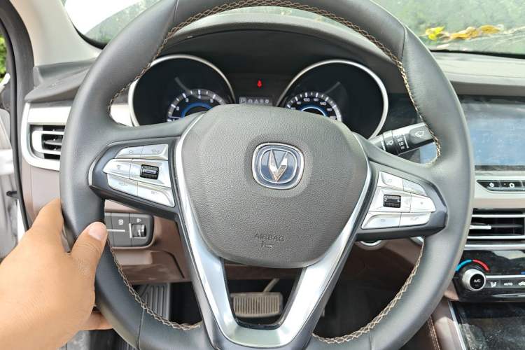 Used CHANGAN Eado 2018 1.6L GDI Automatic LingShang Model Steering Wheel