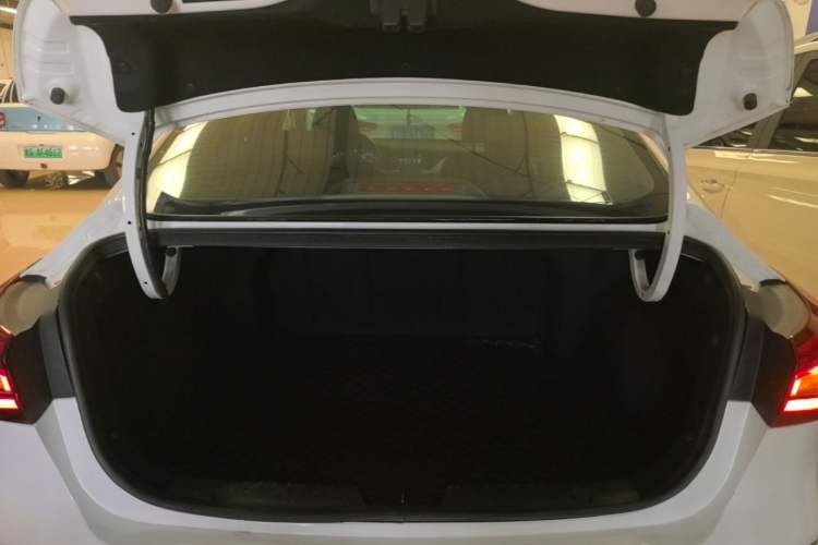 Used CHANGAN Eado 2018 1.6L GDI Manual Fashion Edition Trunk