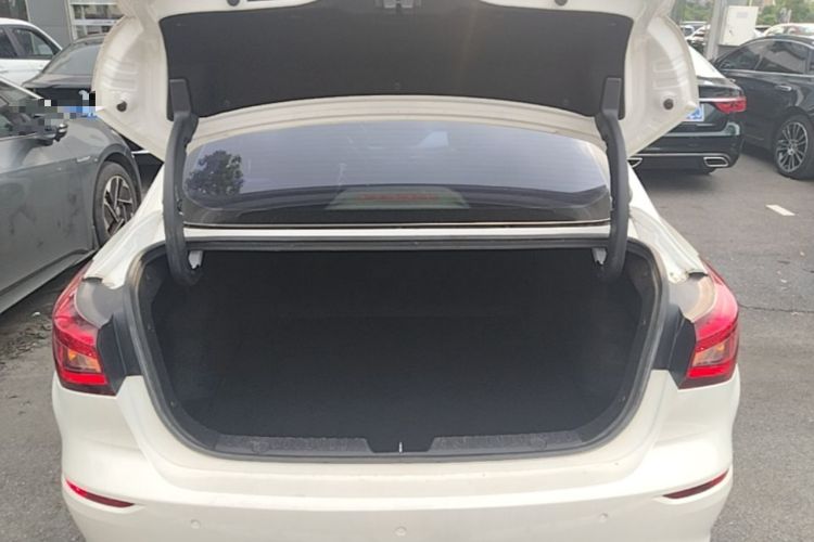 Used CHANGAN Eado 2018 1.6L GDI Automatic Prestige Model Trunk