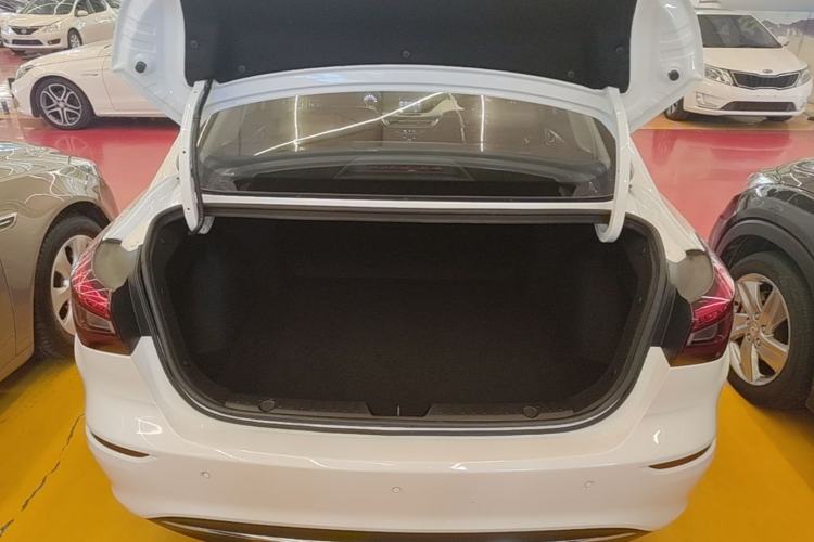 Used CHANGAN Eado 2018 1.6L GDI Automatic Fashion Edition Trunk