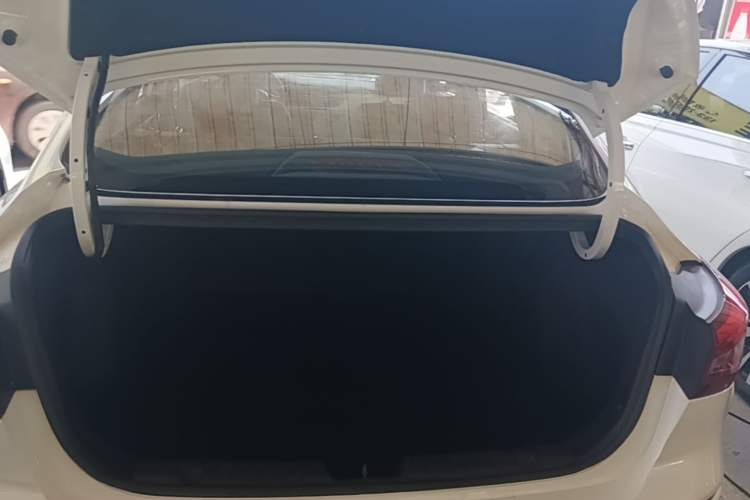 Used CHANGAN Eado 2018 1.6L GDI Automatic Fashion Edition Trunk