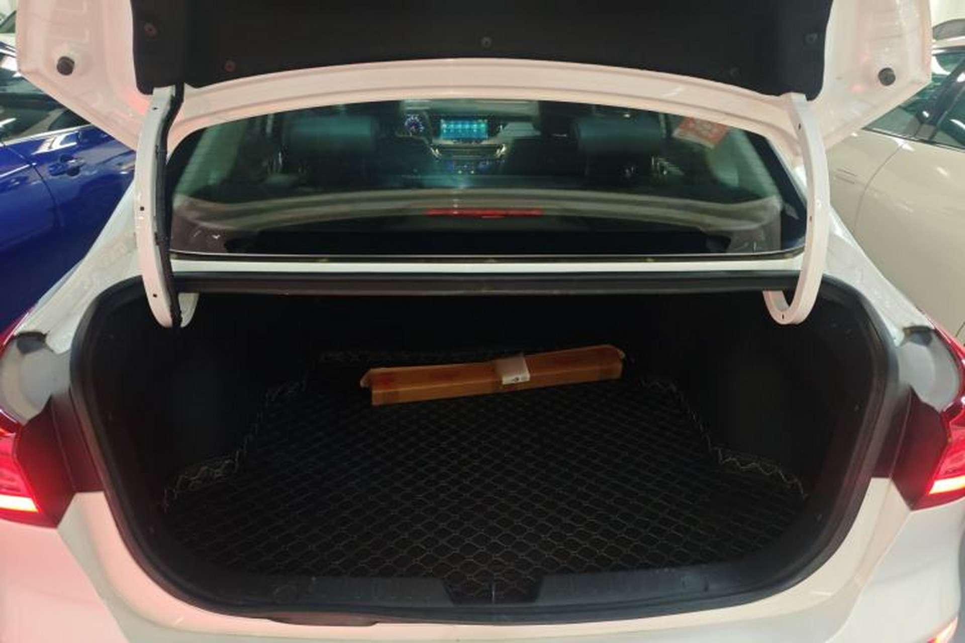 Used CHANGAN Eado 2018 High-Energy Edition 1.6L GDI Automatic Pioneer Model China V Standard Trunk