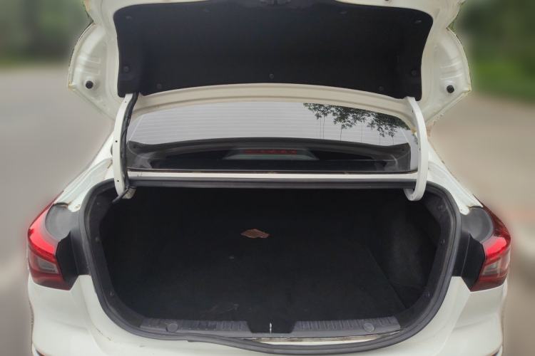 Used CHANGAN Eado 2018 1.6L GDI Manual Fashion Edition Trunk