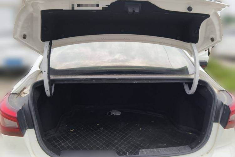 Used CHANGAN Eado 2018 High-Energy Edition 1.6L GDI Automatic Pioneer Model China V Standard Trunk